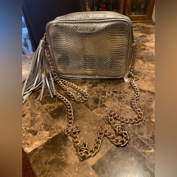 Victoria Secret~Silver Snake Print Crossbody with Gold Chain, Silver Tassel NWOT - Picture 8 of 15